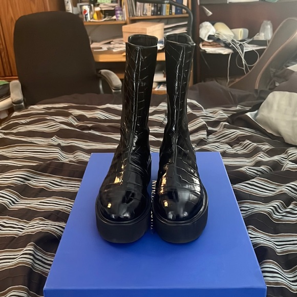 Stuart Weitzman Shoes - Stuart Weitzman presley boot